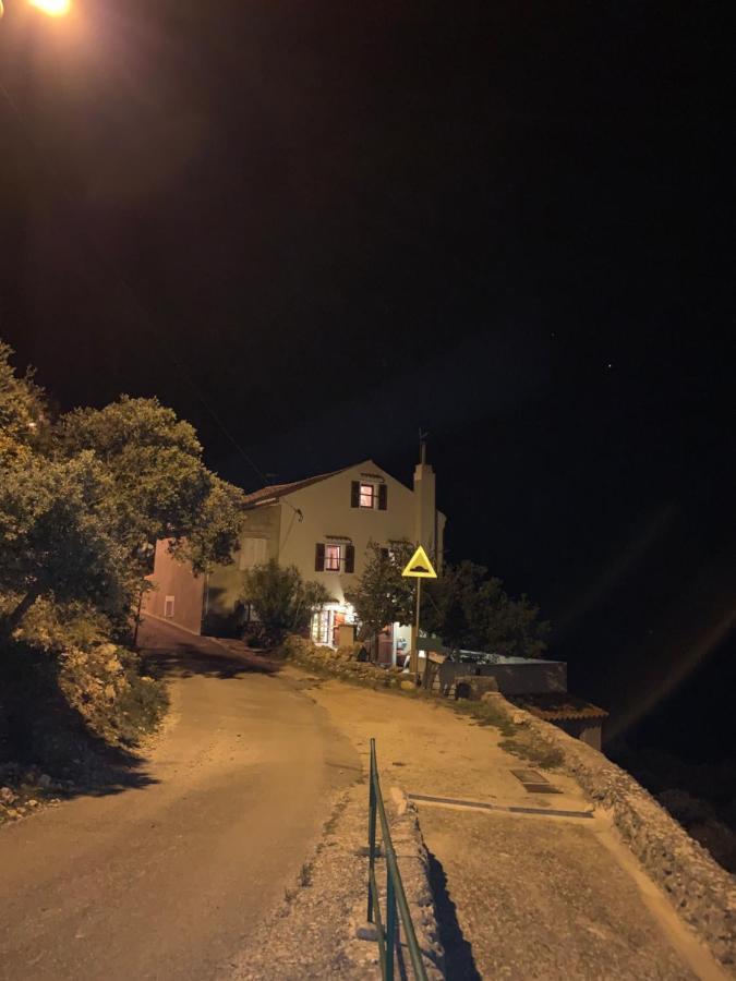 Ustrine View Villa Bagian luar foto