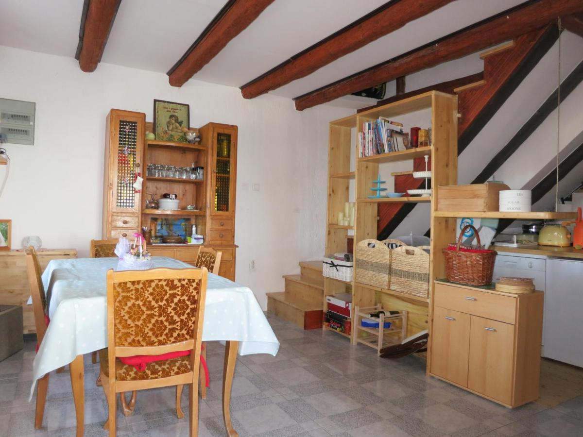 Ustrine View Villa Bagian luar foto